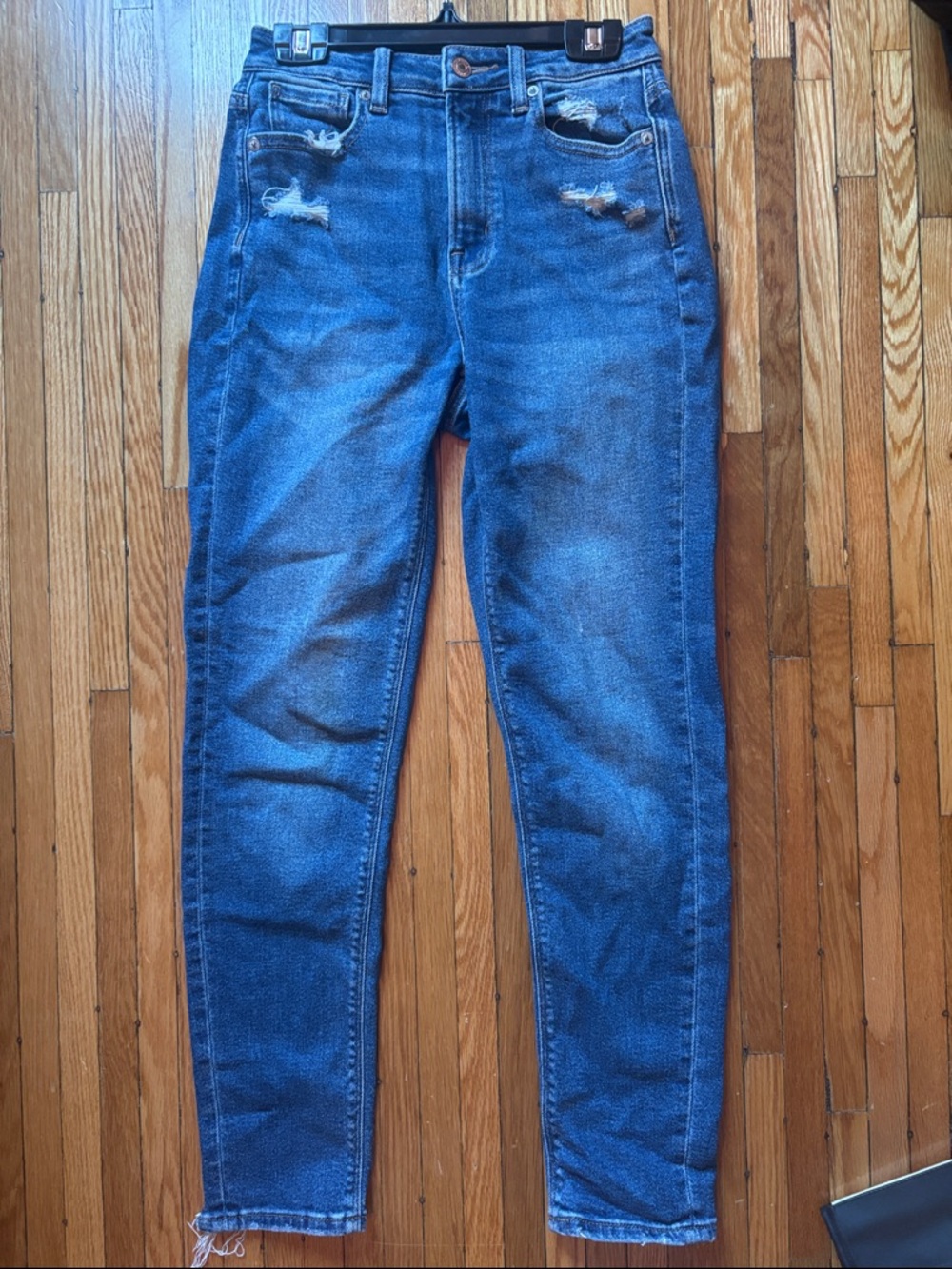 American Eagle Outfitters Dark Blue Distressed Women's Skinny Jeans